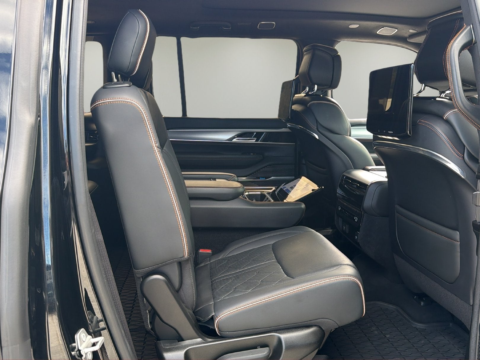 2022 Jeep Grand Wagoneer Series III