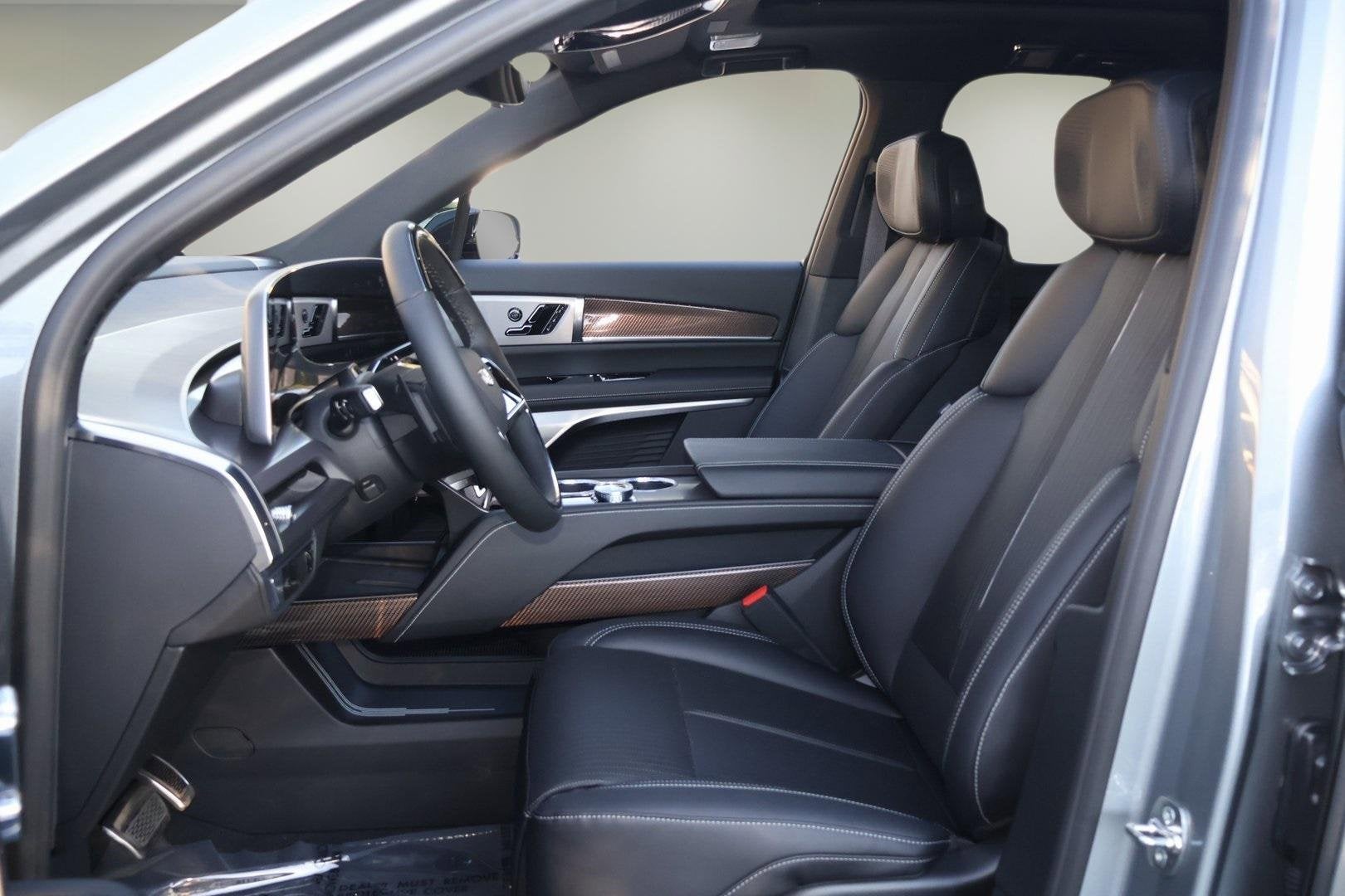 2026 Cadillac VISTIQ Luxury