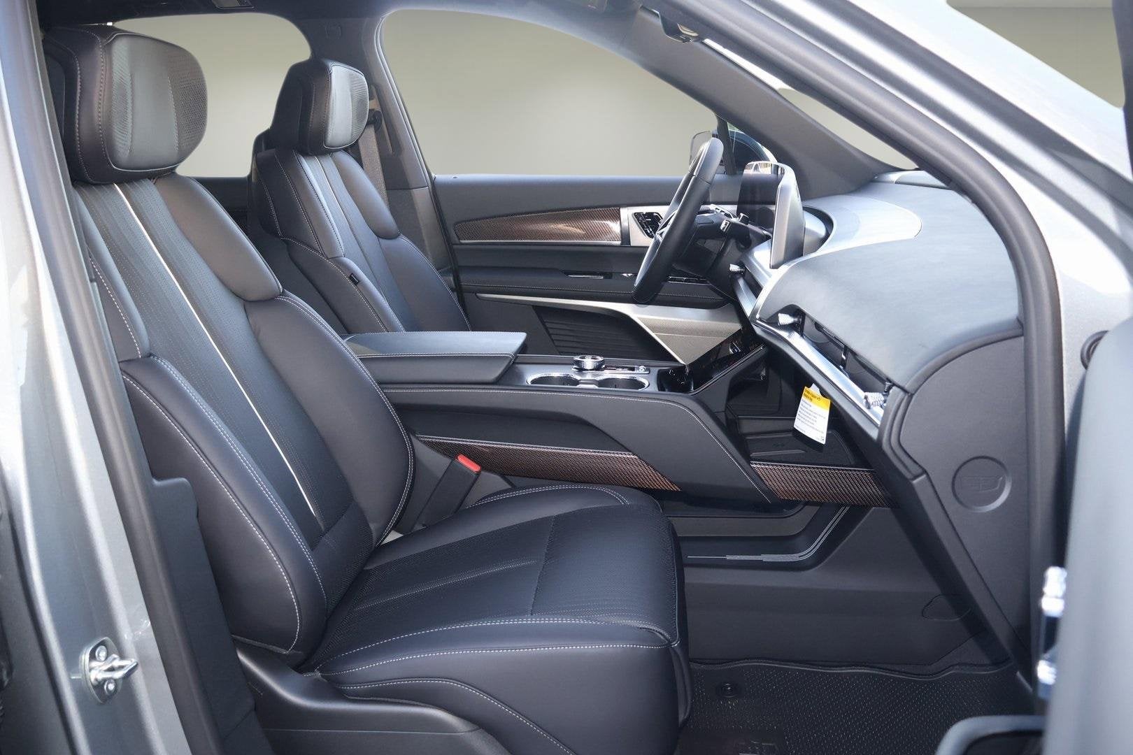 2026 Cadillac VISTIQ Luxury