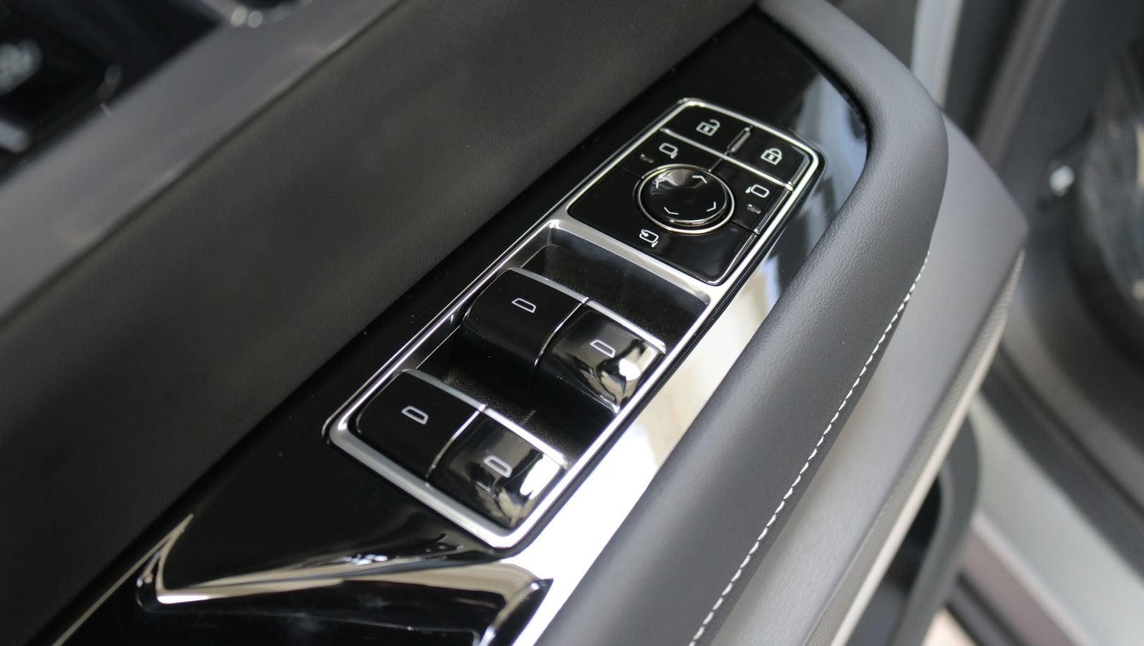 2027 Cadillac VISTIQ Luxury