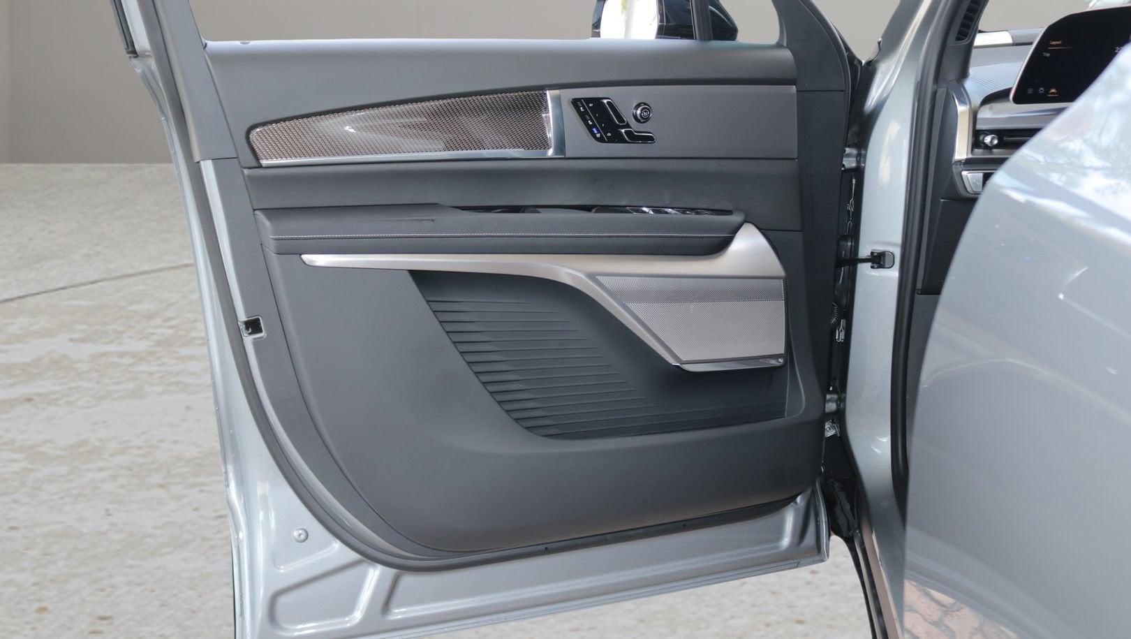 2027 Cadillac VISTIQ Luxury