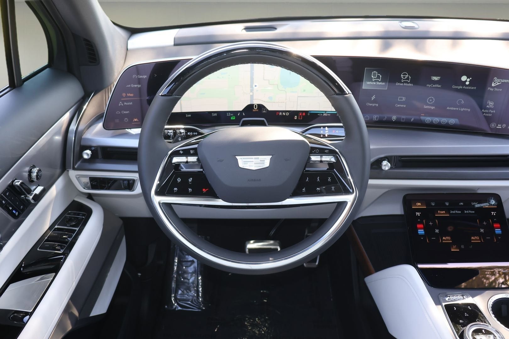 2026 Cadillac VISTIQ Luxury
