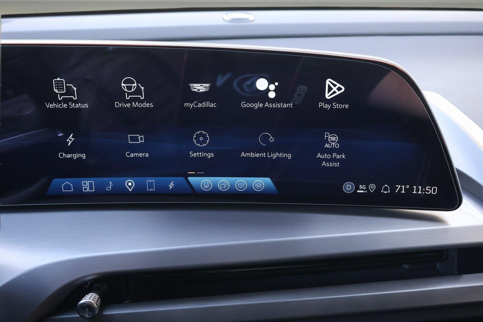 2026 Cadillac VISTIQ Luxury