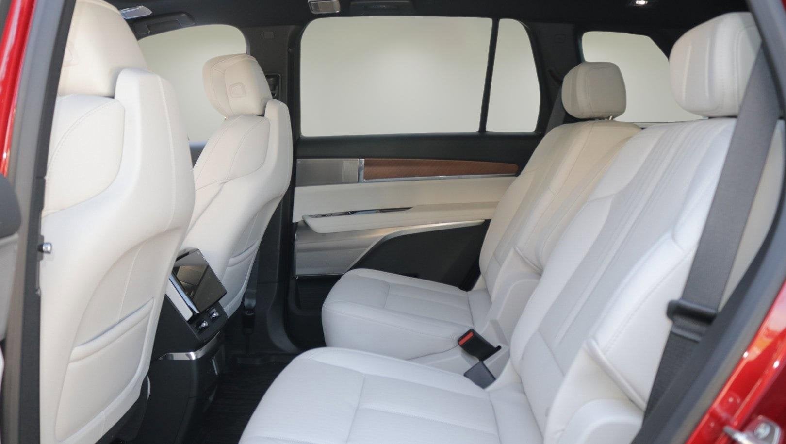 2026 Cadillac VISTIQ Luxury