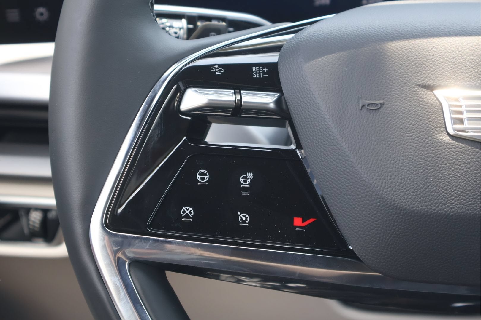 2027 Cadillac VISTIQ Luxury