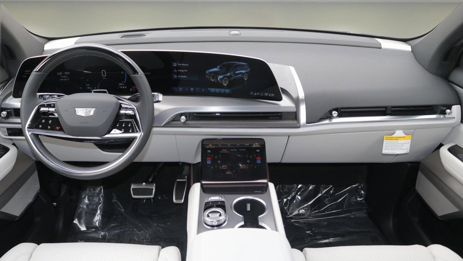 2026 Cadillac VISTIQ Luxury