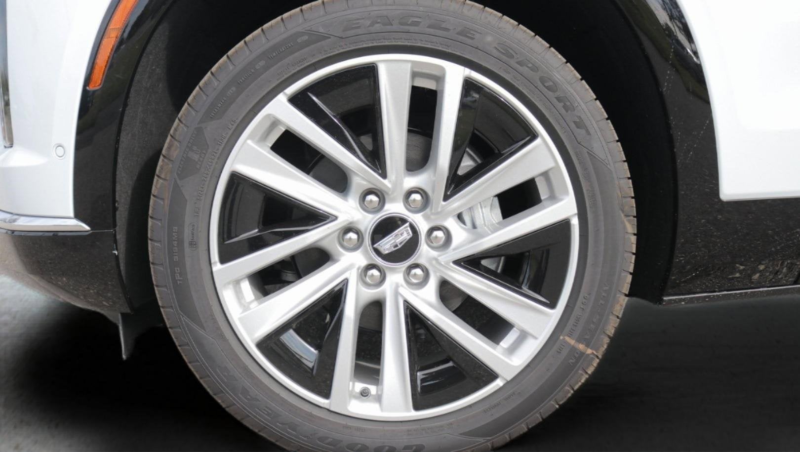 2026 Cadillac VISTIQ Luxury