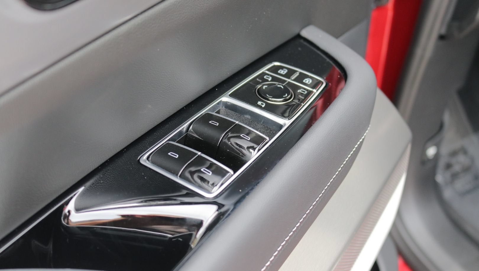 2027 Cadillac VISTIQ Sport