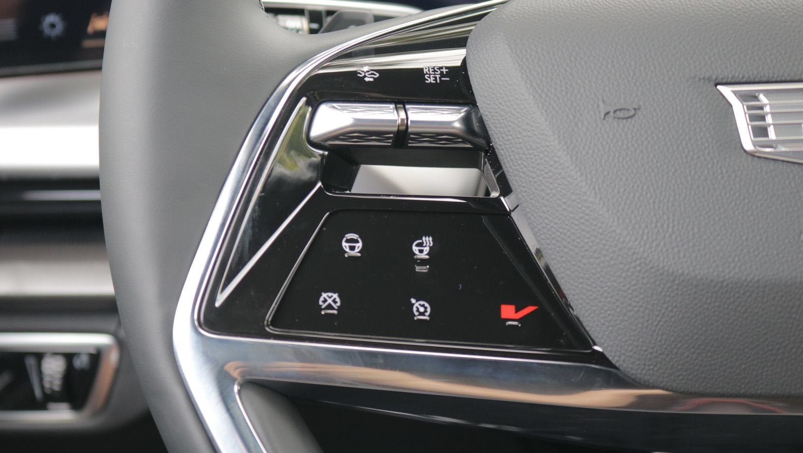 2027 Cadillac VISTIQ Sport