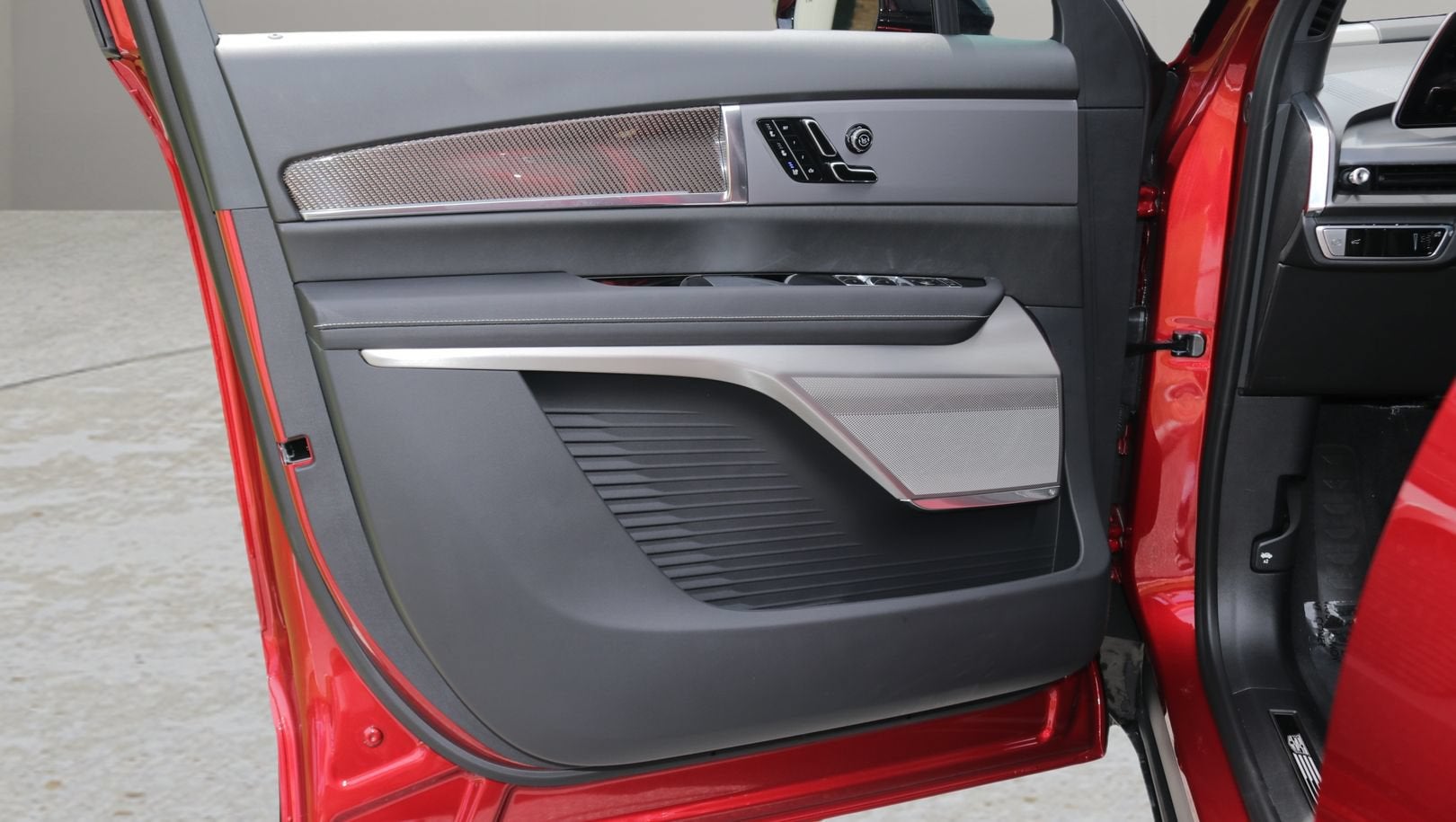 2027 Cadillac VISTIQ Sport