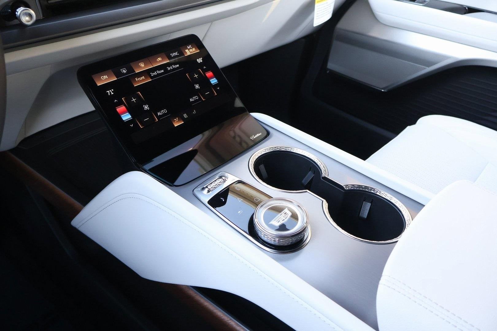 2026 Cadillac VISTIQ Sport