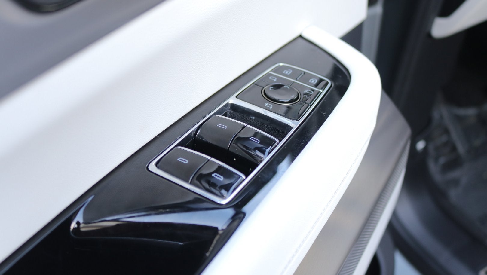 2027 Cadillac VISTIQ Sport
