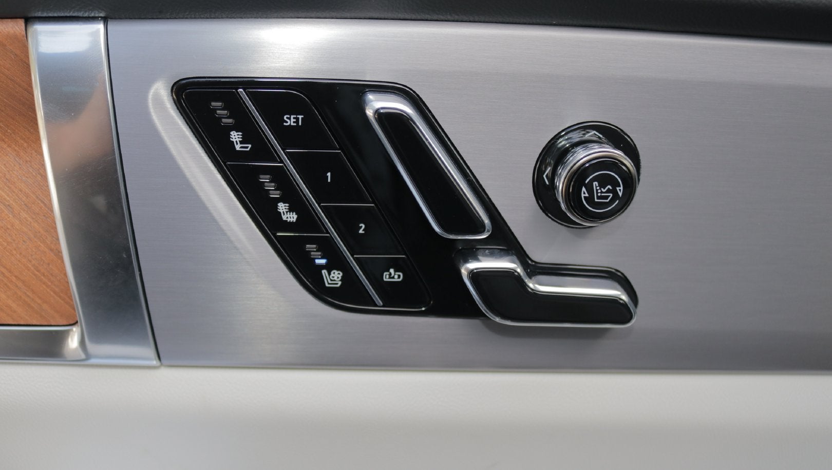 2027 Cadillac VISTIQ Sport