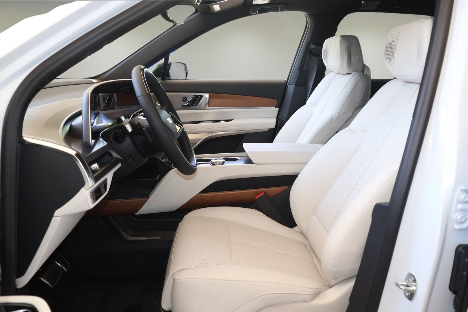 2027 Cadillac VISTIQ Sport