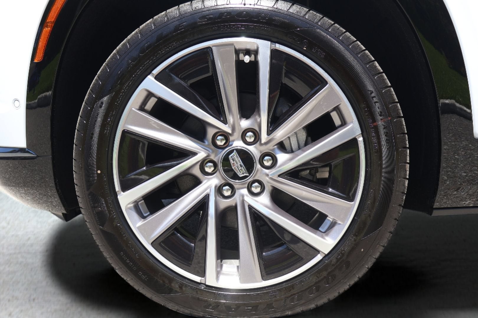 2027 Cadillac VISTIQ Sport