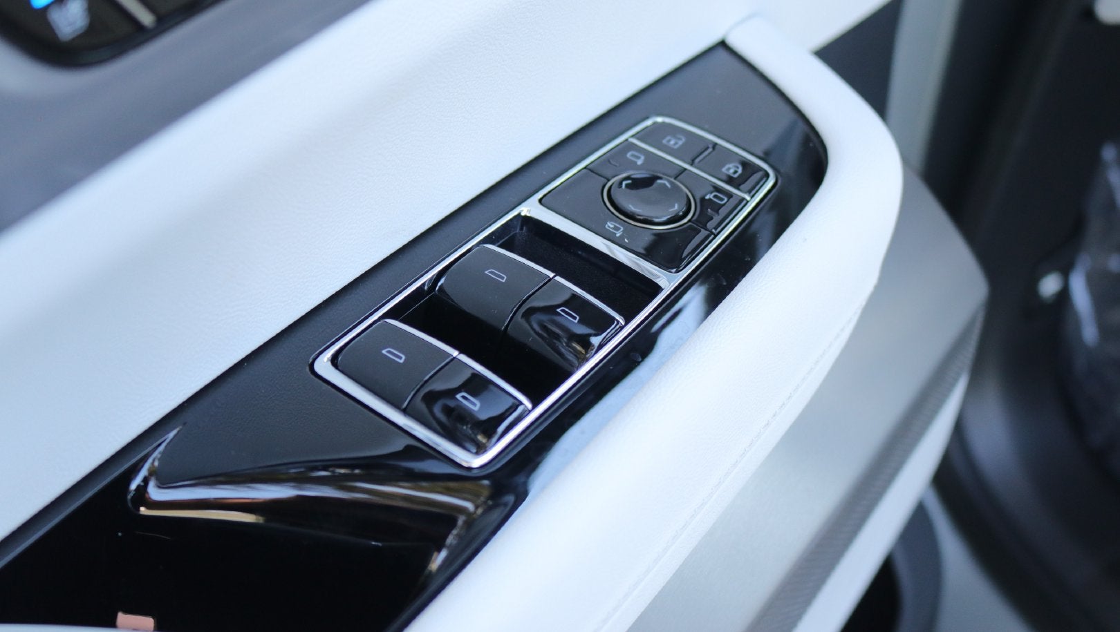2027 Cadillac VISTIQ Sport