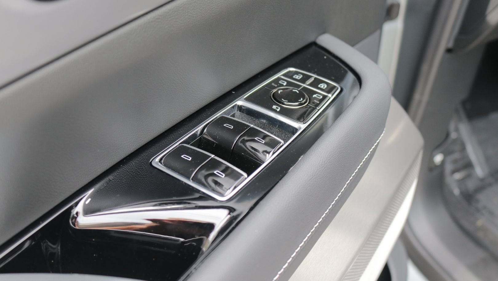 2027 Cadillac VISTIQ Sport