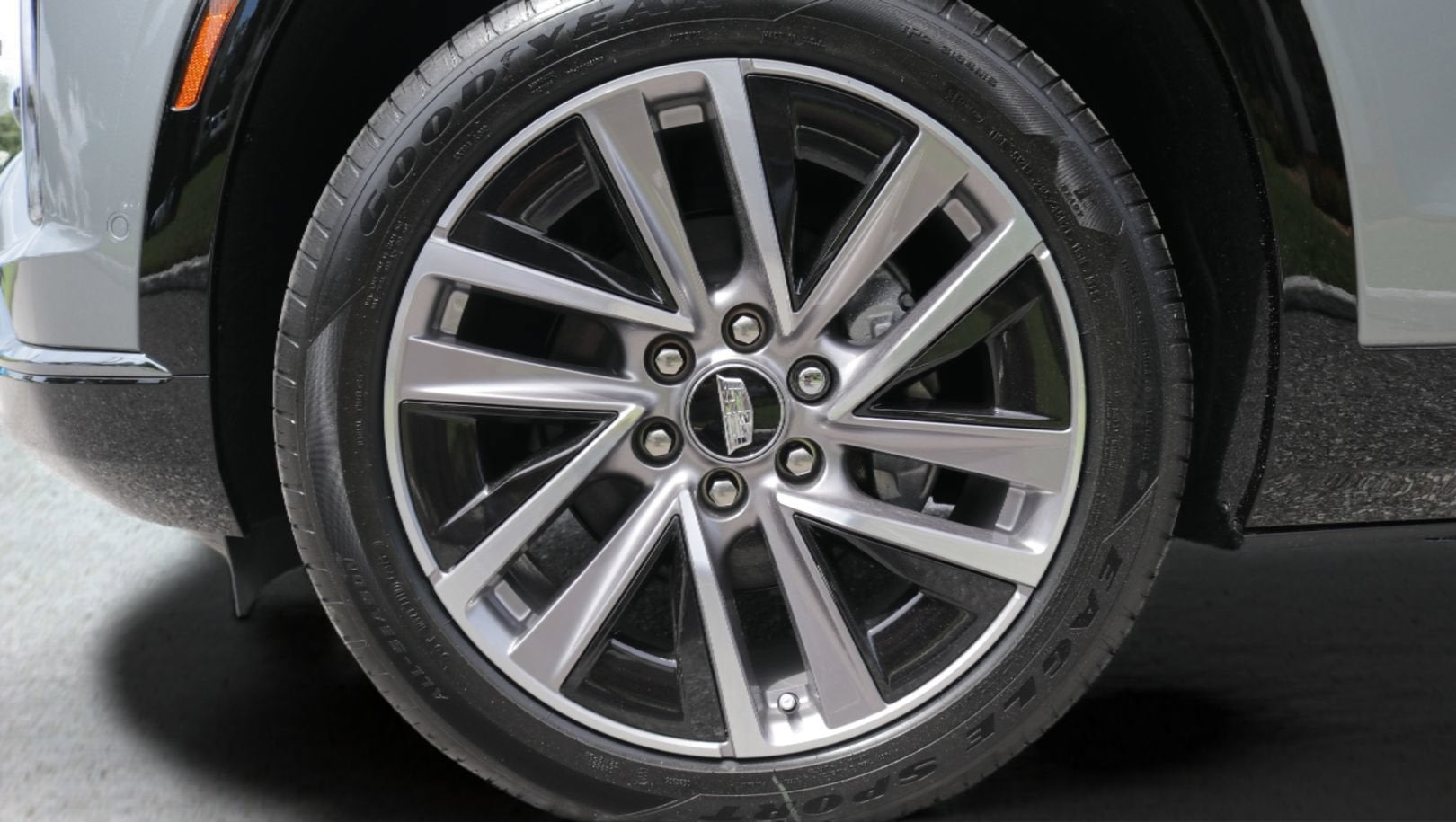 2027 Cadillac VISTIQ Sport