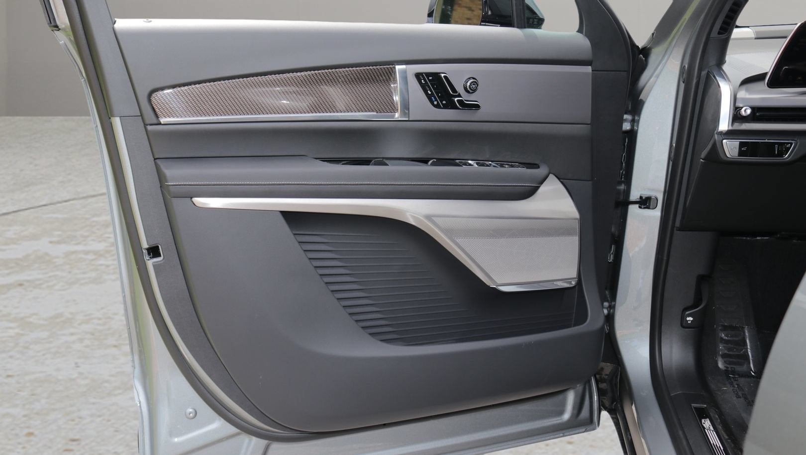2027 Cadillac VISTIQ Sport
