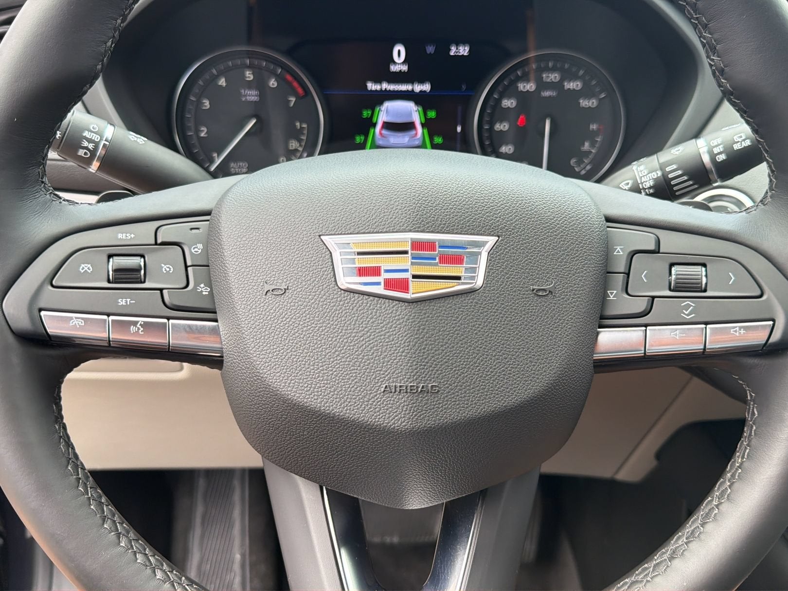 2023 Cadillac XT4 FWD Premium Luxury