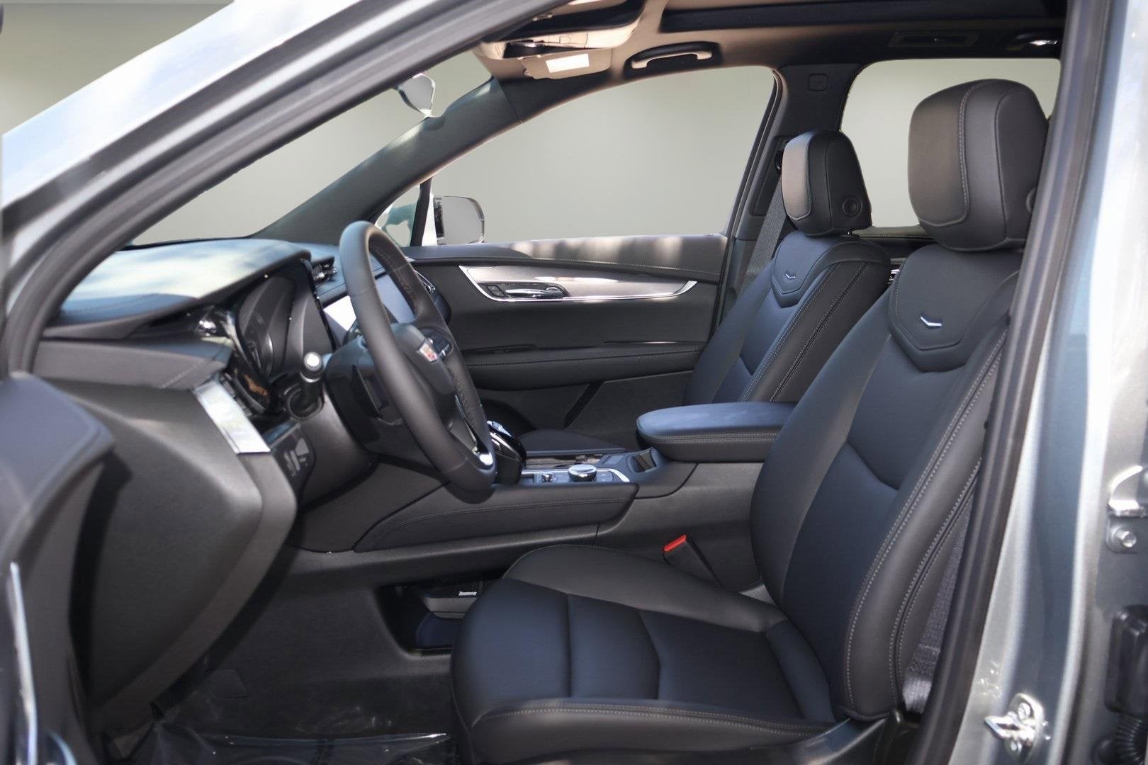 2025 Cadillac XT6 Luxury