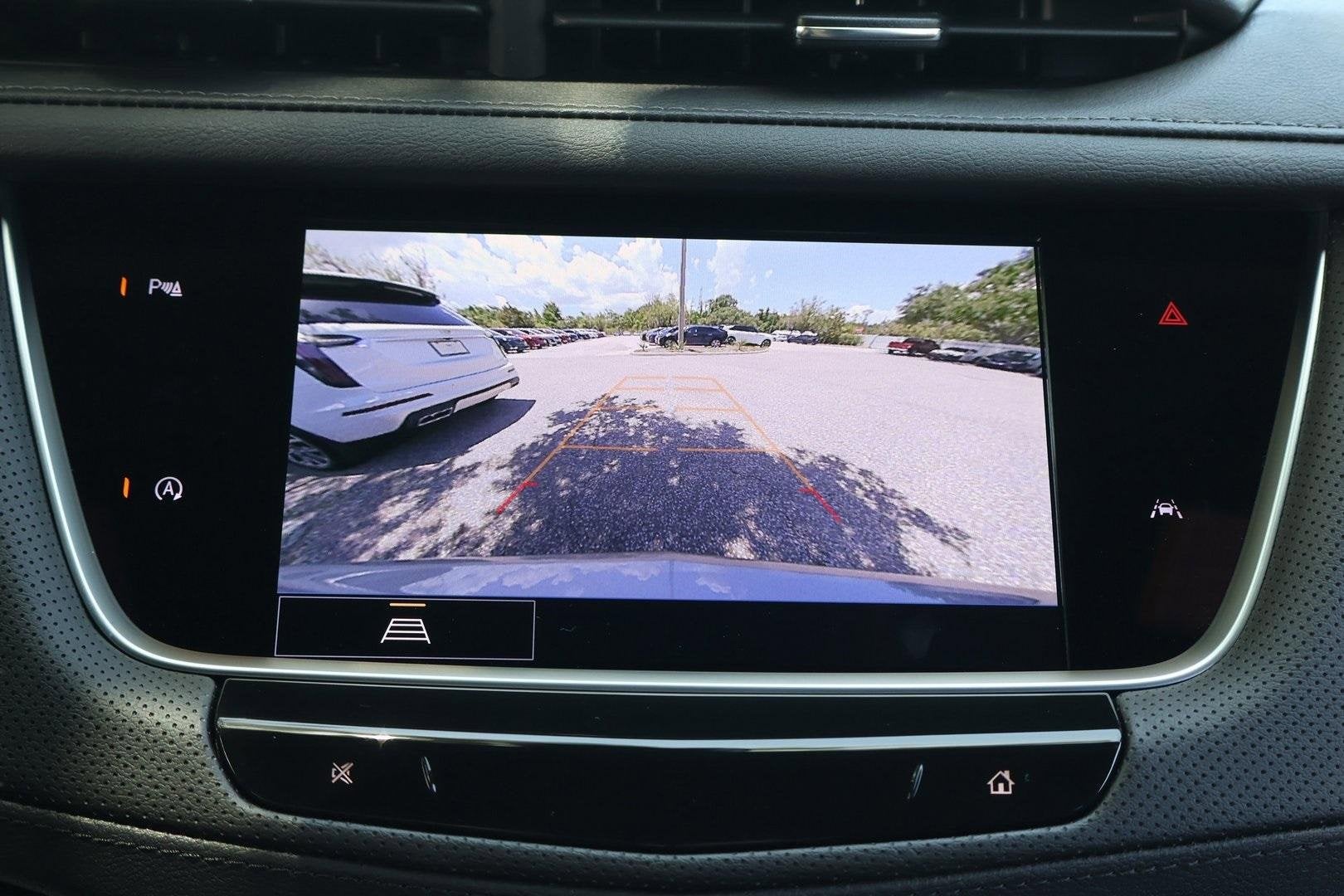 2025 Cadillac XT6 Luxury