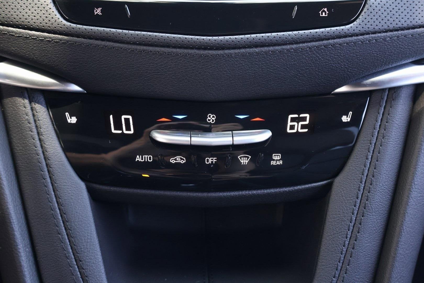 2025 Cadillac XT6 Luxury