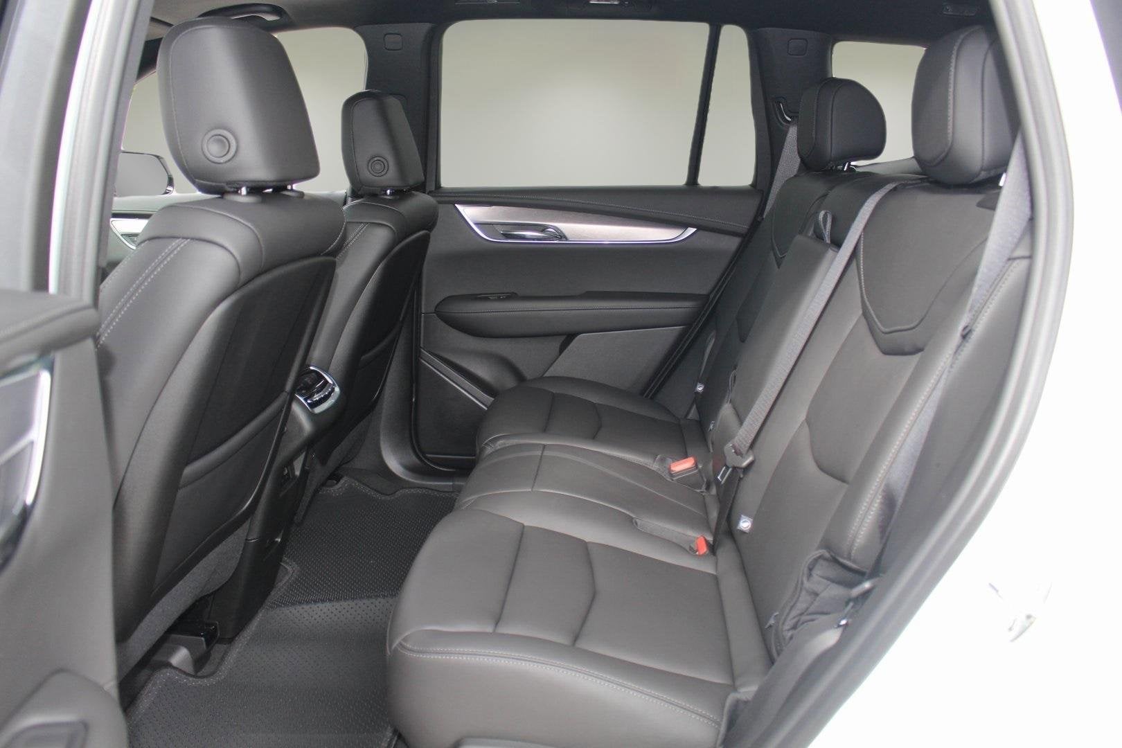 2025 Cadillac XT6 Luxury