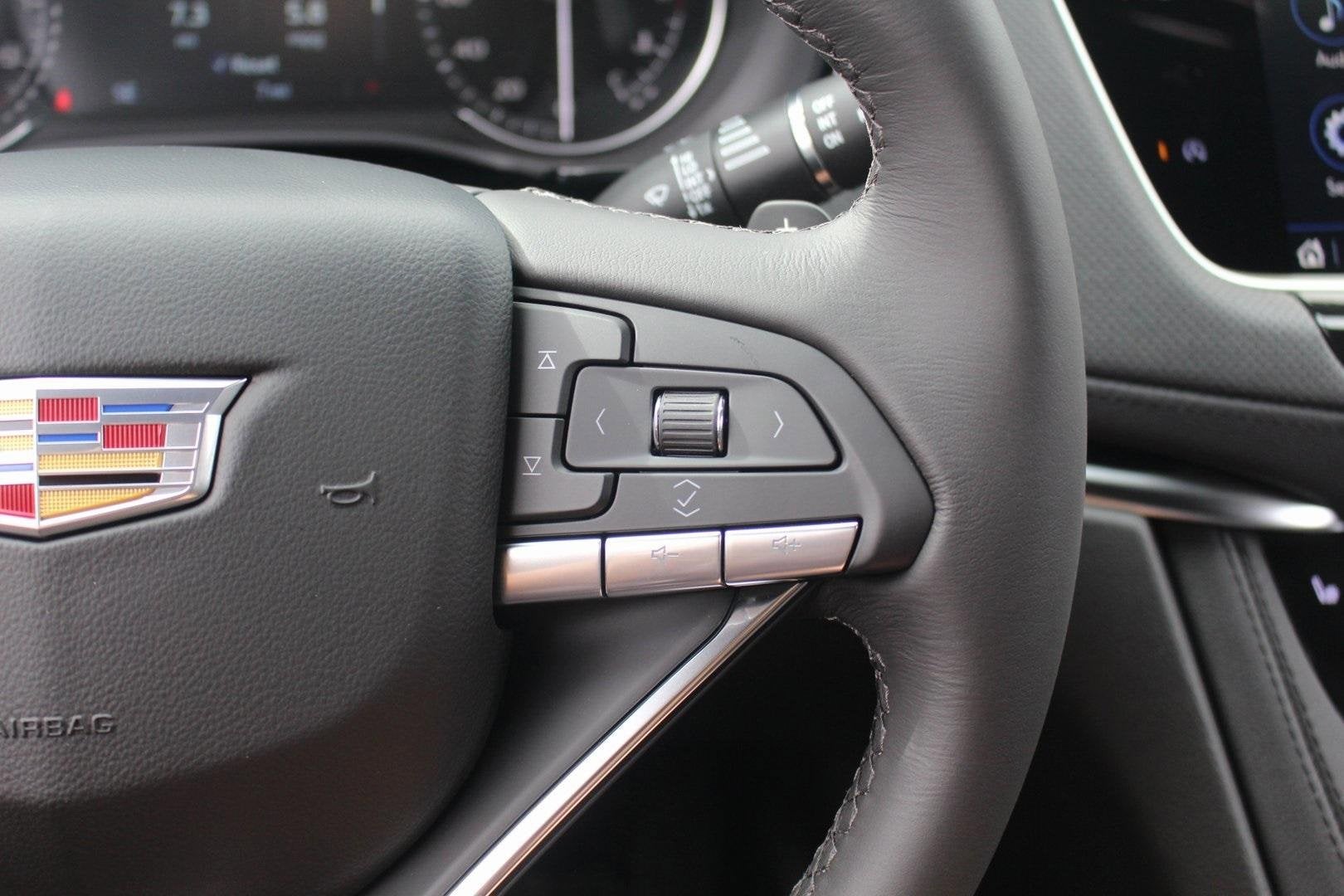 2025 Cadillac XT6 Luxury