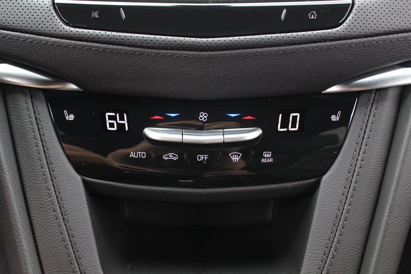 2025 Cadillac XT6 Luxury