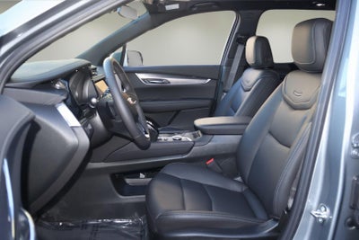 2025 Cadillac XT6 Luxury