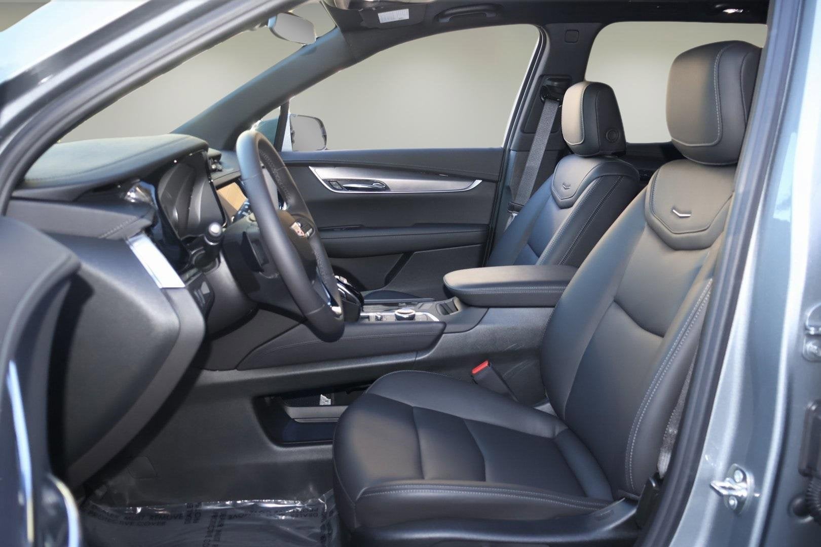 2025 Cadillac XT6 Luxury