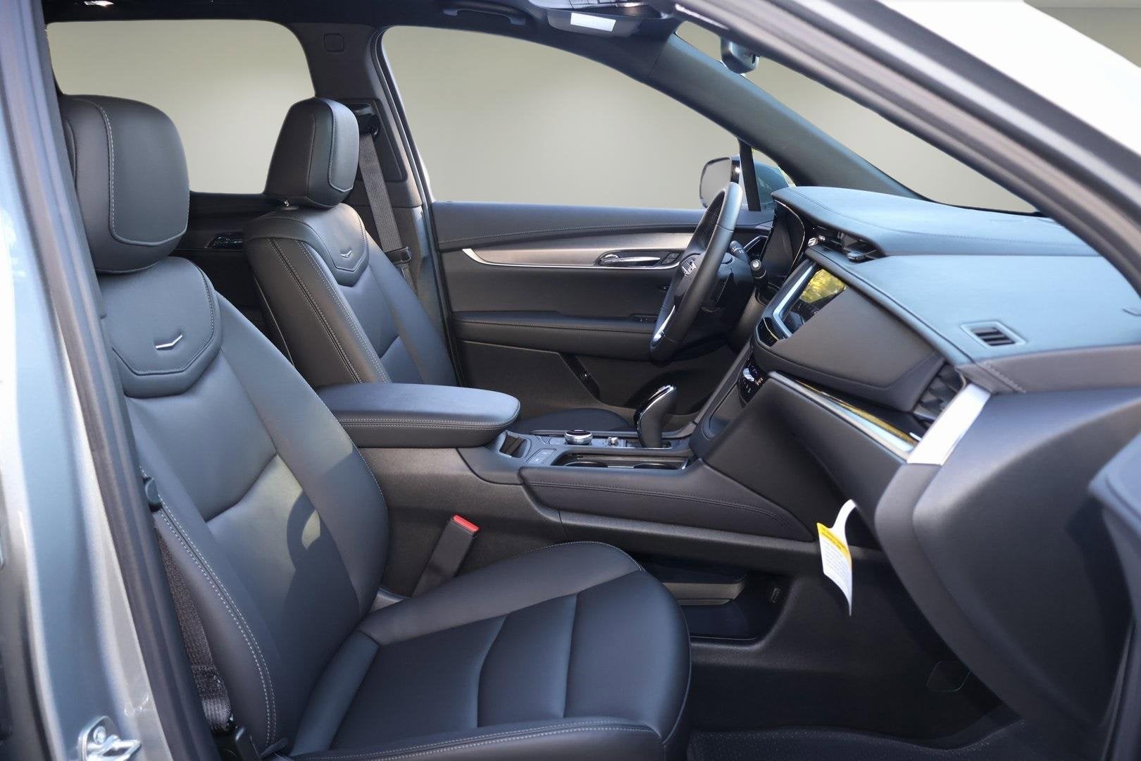 2025 Cadillac XT6 Luxury