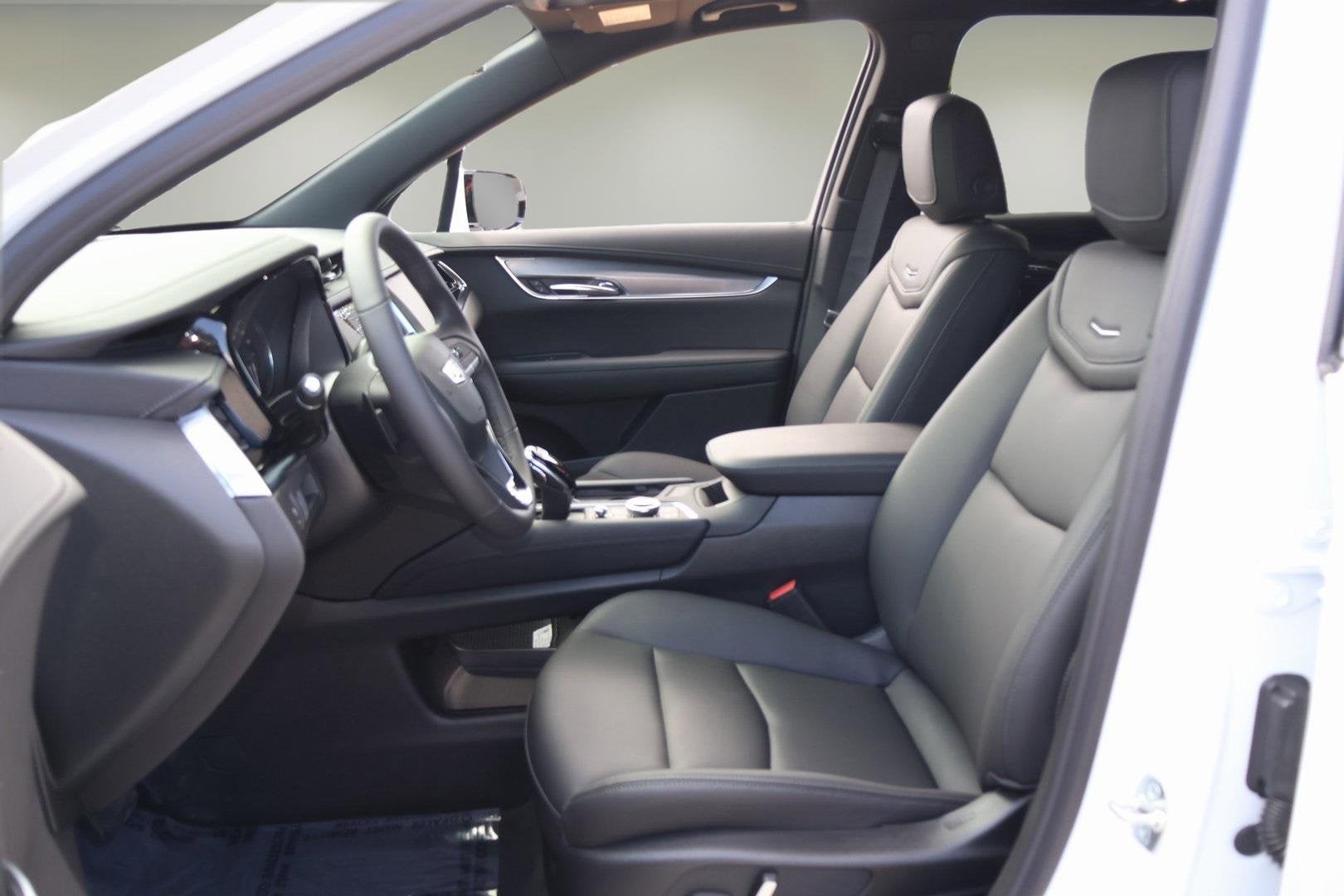 2025 Cadillac XT6 Luxury