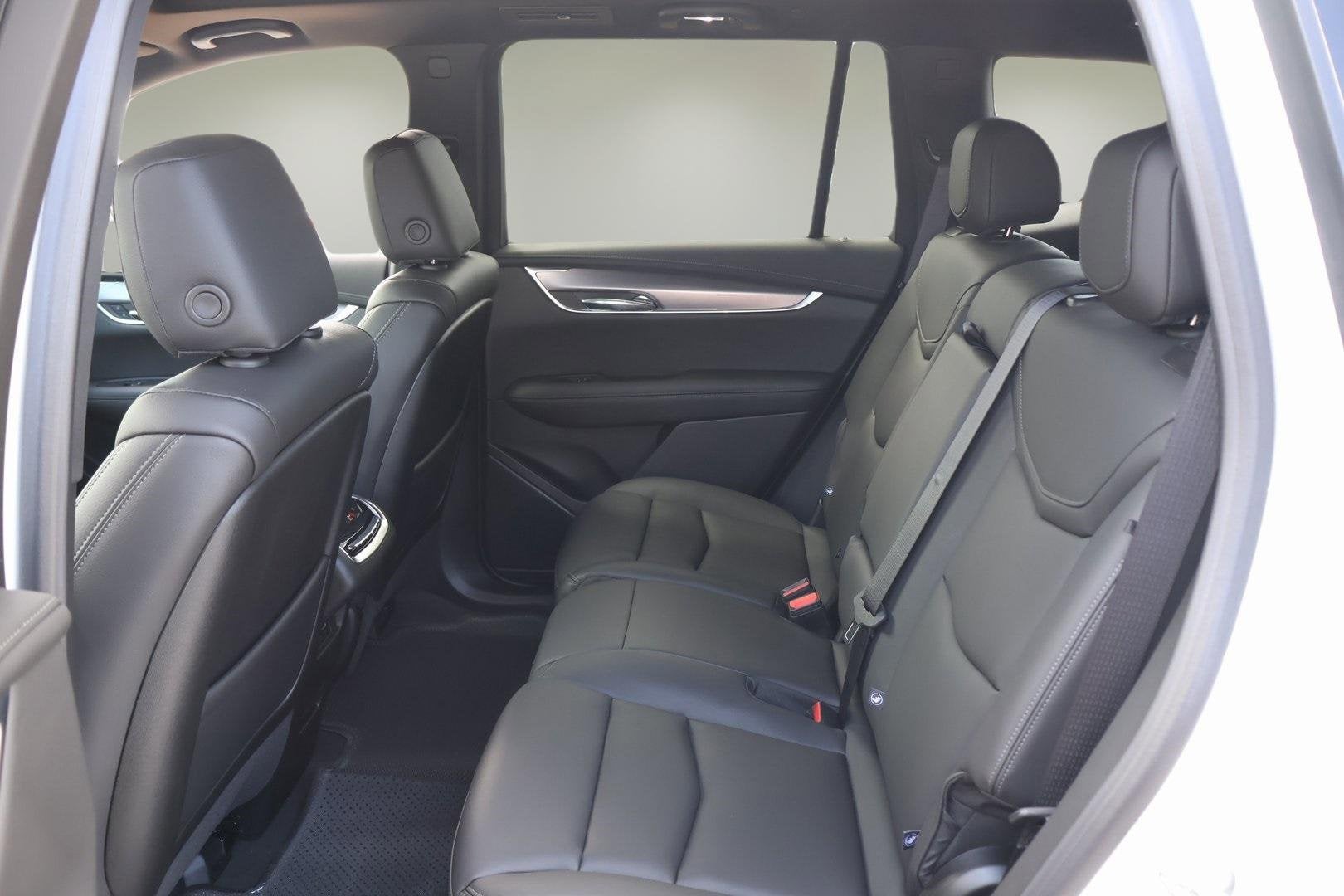 2025 Cadillac XT6 Luxury