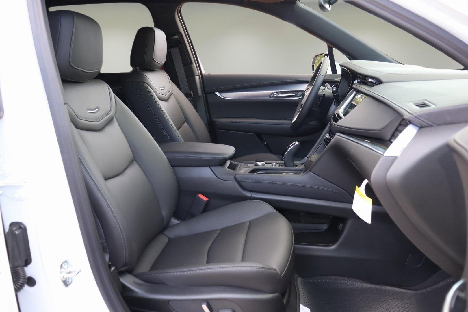 2025 Cadillac XT6 Luxury