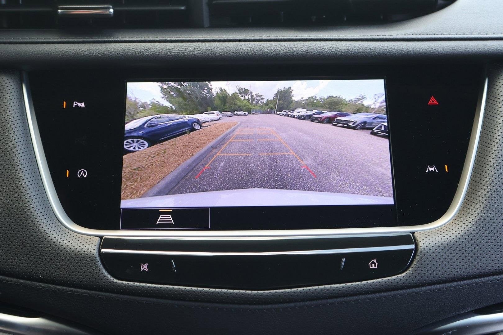 2025 Cadillac XT6 Luxury