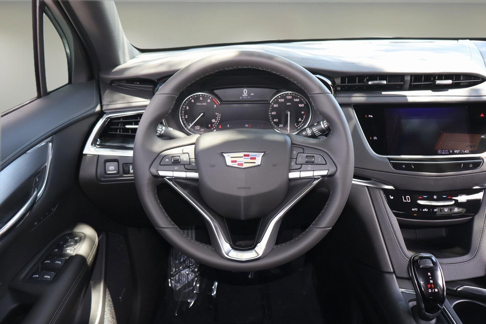 2025 Cadillac XT6 Luxury