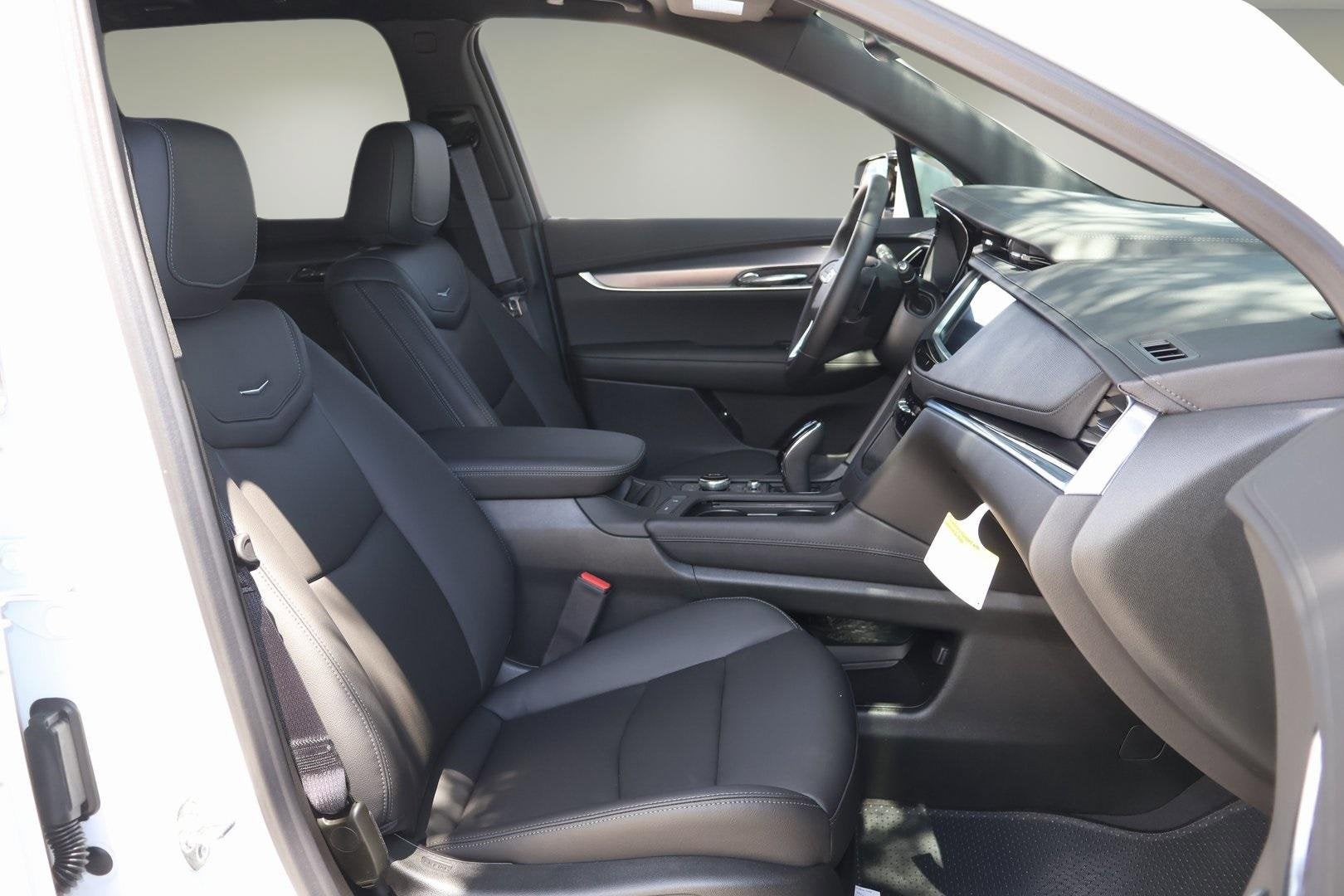 2025 Cadillac XT6 Luxury