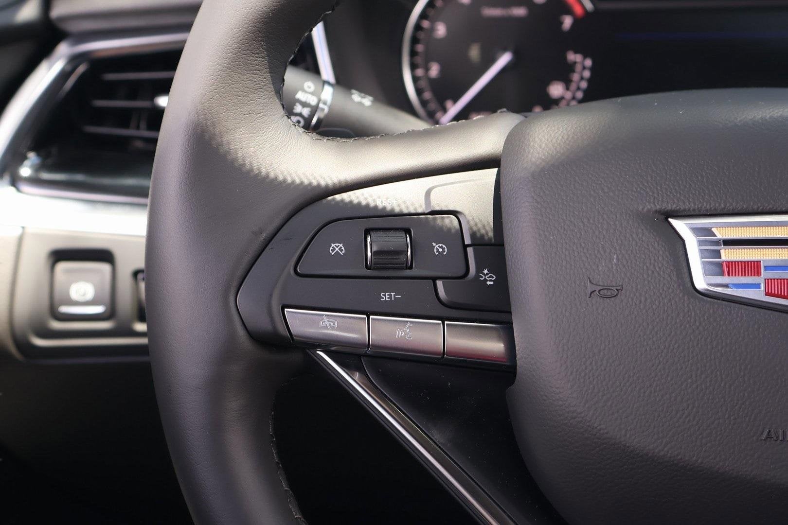 2025 Cadillac XT6 Luxury