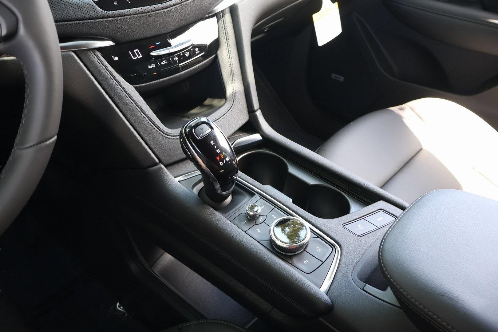 2025 Cadillac XT6 Luxury