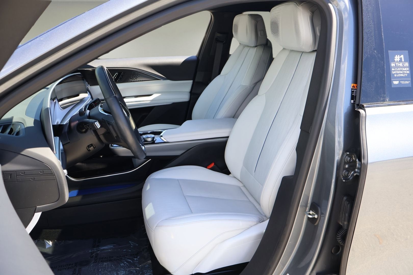 2023 Cadillac LYRIQ Luxury