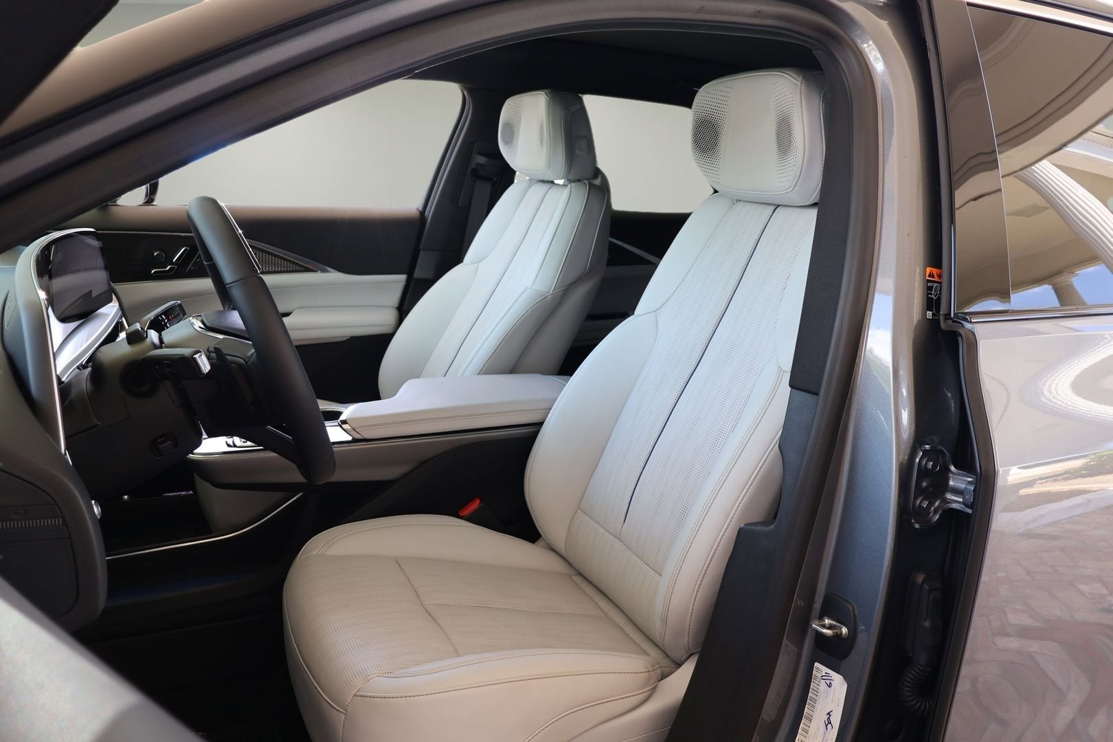 2023 Cadillac LYRIQ Luxury