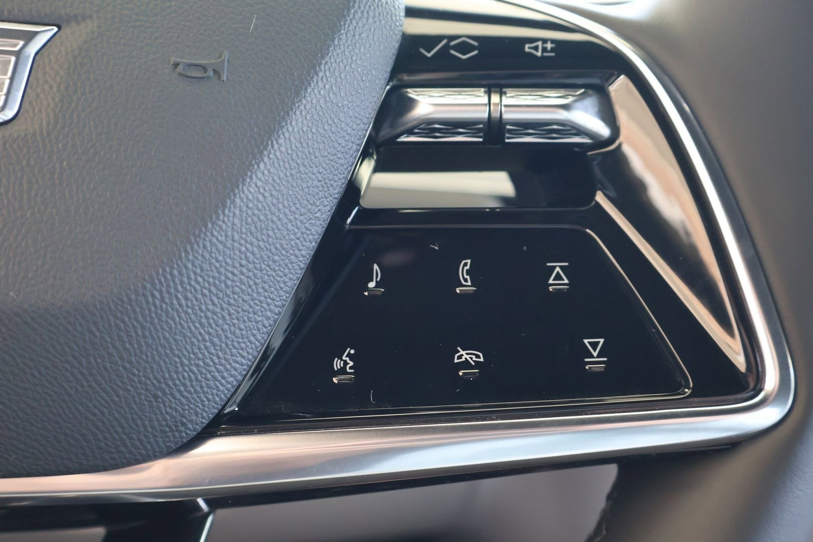 2023 Cadillac LYRIQ Luxury