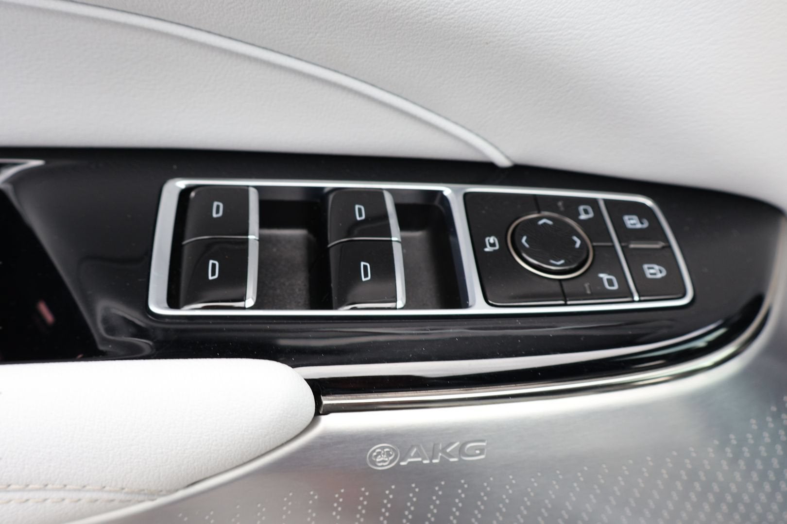 2023 Cadillac LYRIQ Luxury