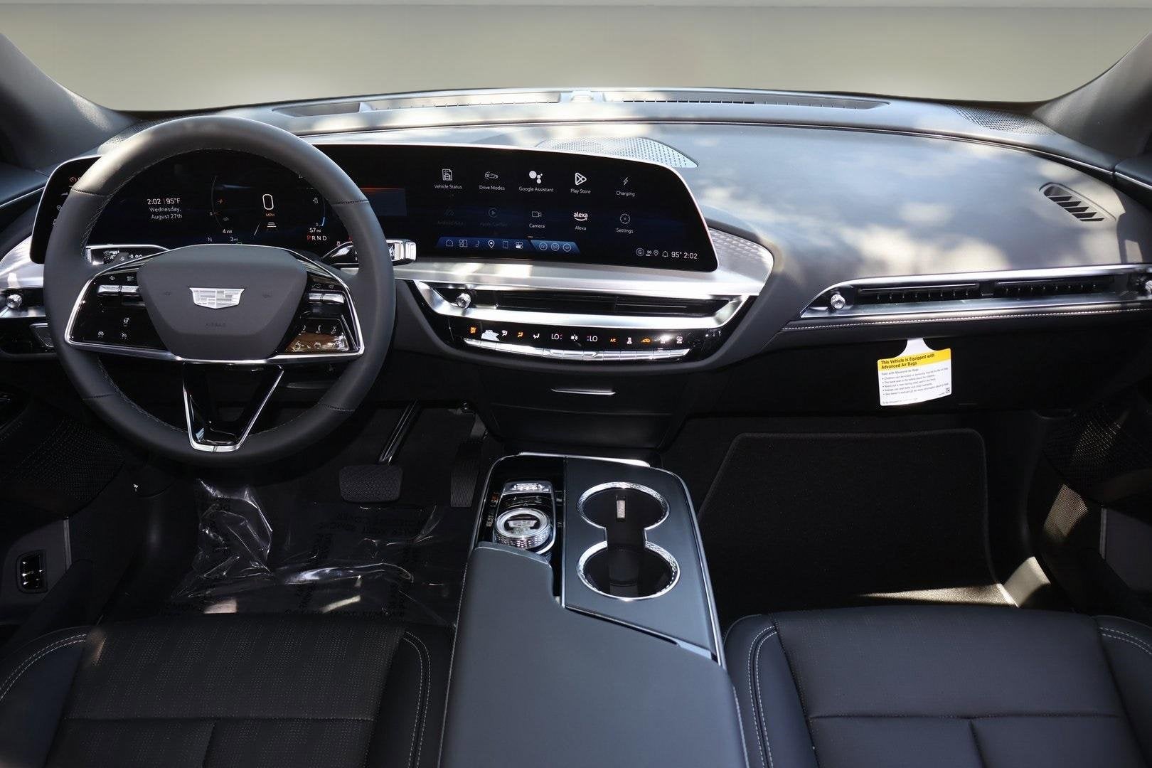 2025 Cadillac LYRIQ Luxury 1