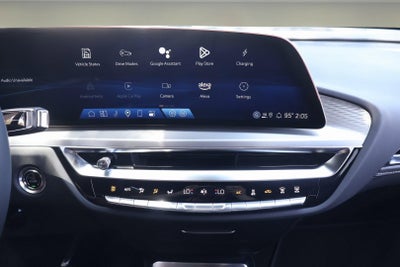 2025 Cadillac LYRIQ Luxury 1