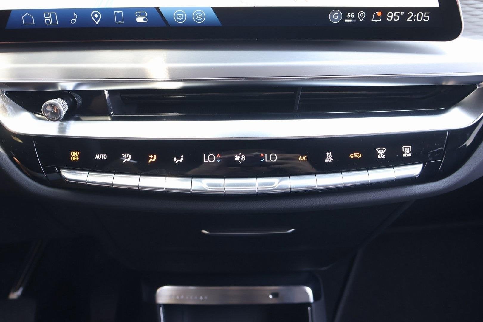 2025 Cadillac LYRIQ Luxury 1