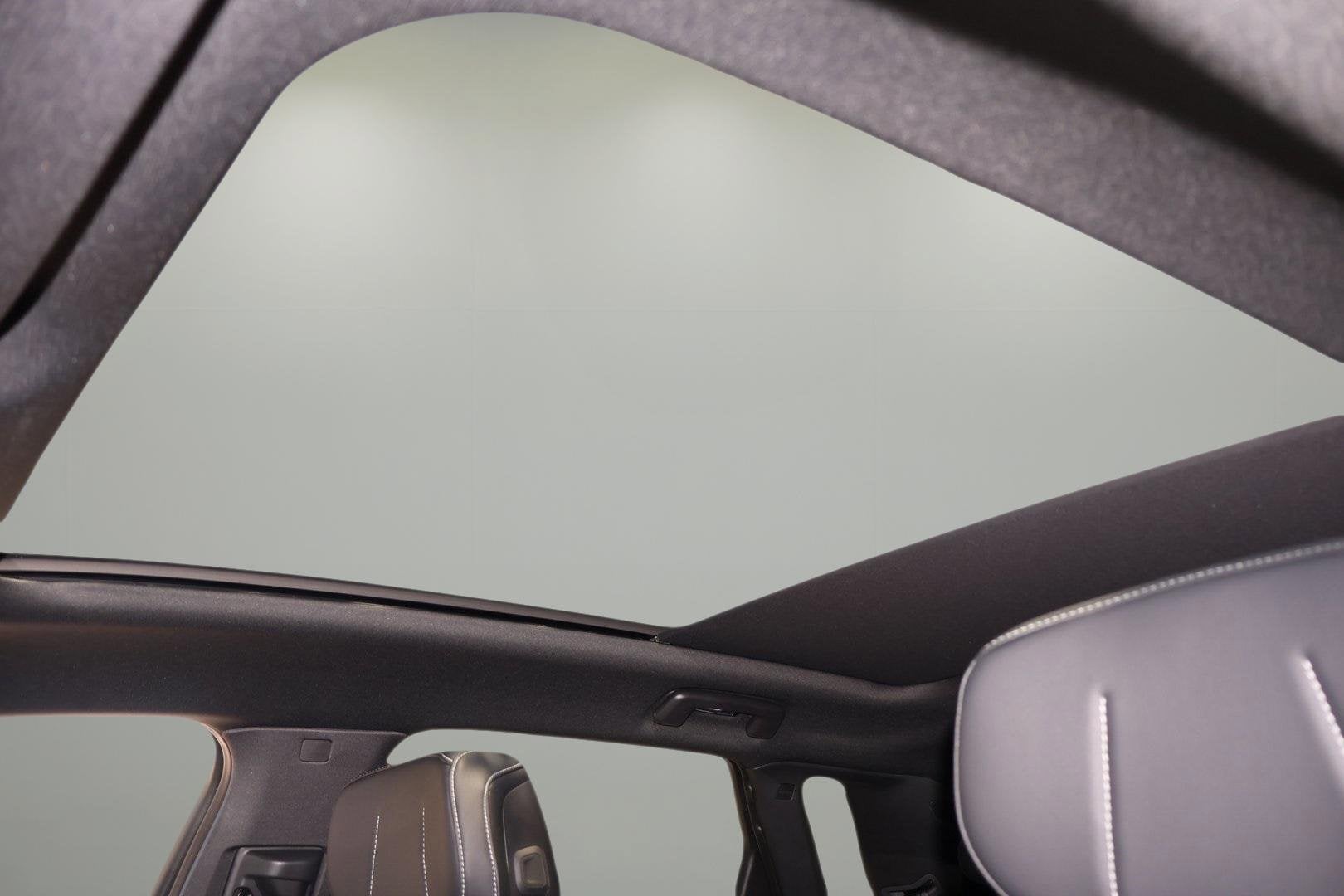 2025 Cadillac LYRIQ Luxury 1