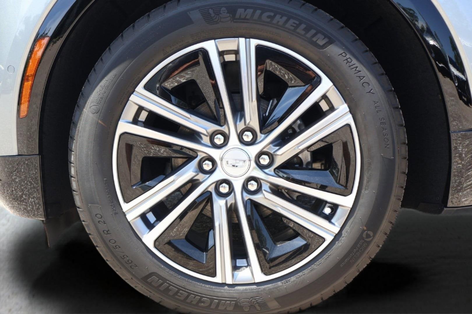 2025 Cadillac LYRIQ Luxury 1